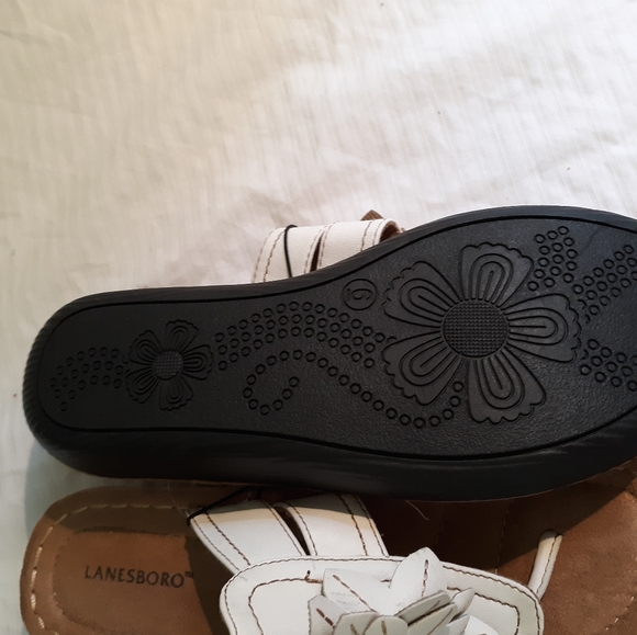 Shoes - Picture 4 of 5